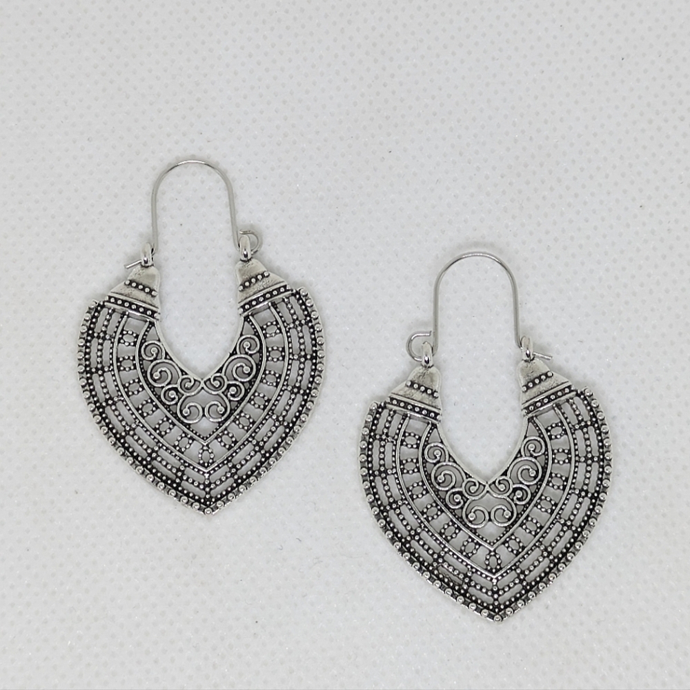 NEW Earrings Silvertone Filigree Gypsy Style Bohemian Gypsy Vintage Look